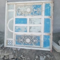 للبيع شباج عرض 1 و 33 ارتفاع 1و37 07713391944 السعر 35 وبيه مجال