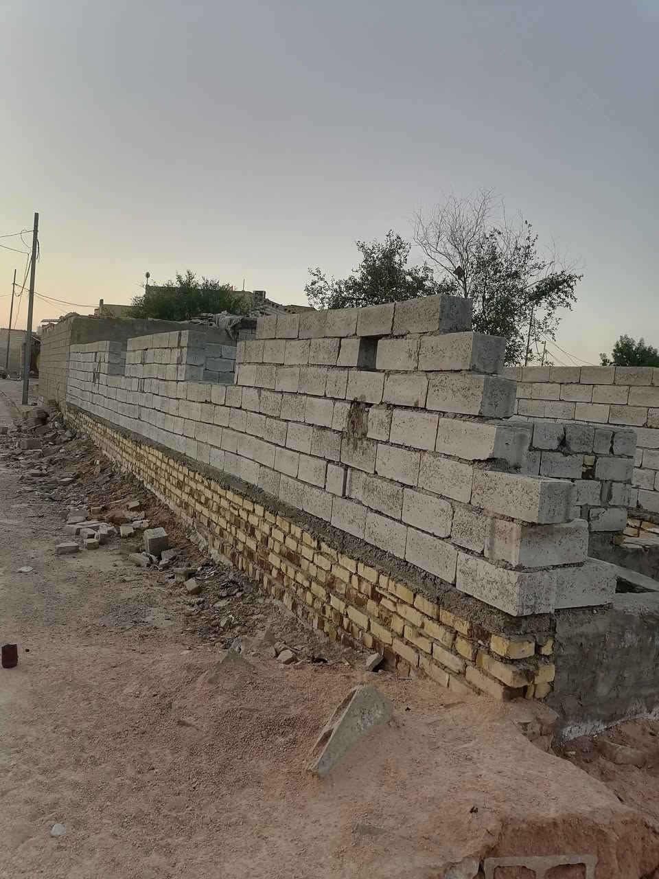 بتلو ١٨٠ متر البيع ركن عله طريق السنيه حي المين طابو زرعي ٢٥ سند *********** ع شارعين صاير مقدامه والباقي اقصاد ابيع قرب المولده
