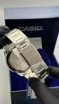 ساعة CASIO الأصلية تصميم شبابي عصري بلون مميز وواجهة جذابة تناسب الاست...