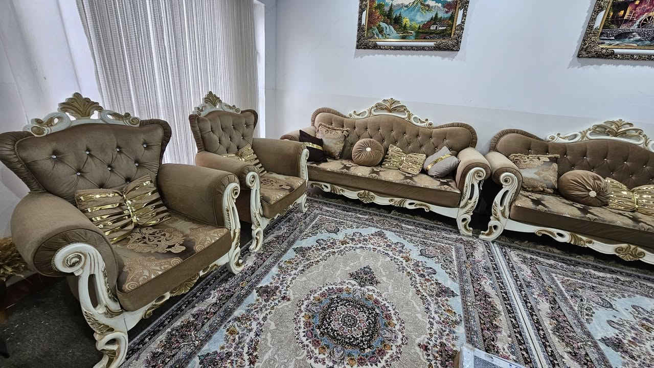 طخم ملكي 10 نفر نظيف جدا السعر 475 الف العنوان دوميز شارع الكامب يم ملعب القوس للتواصل كورك واتس فايبر ***********
