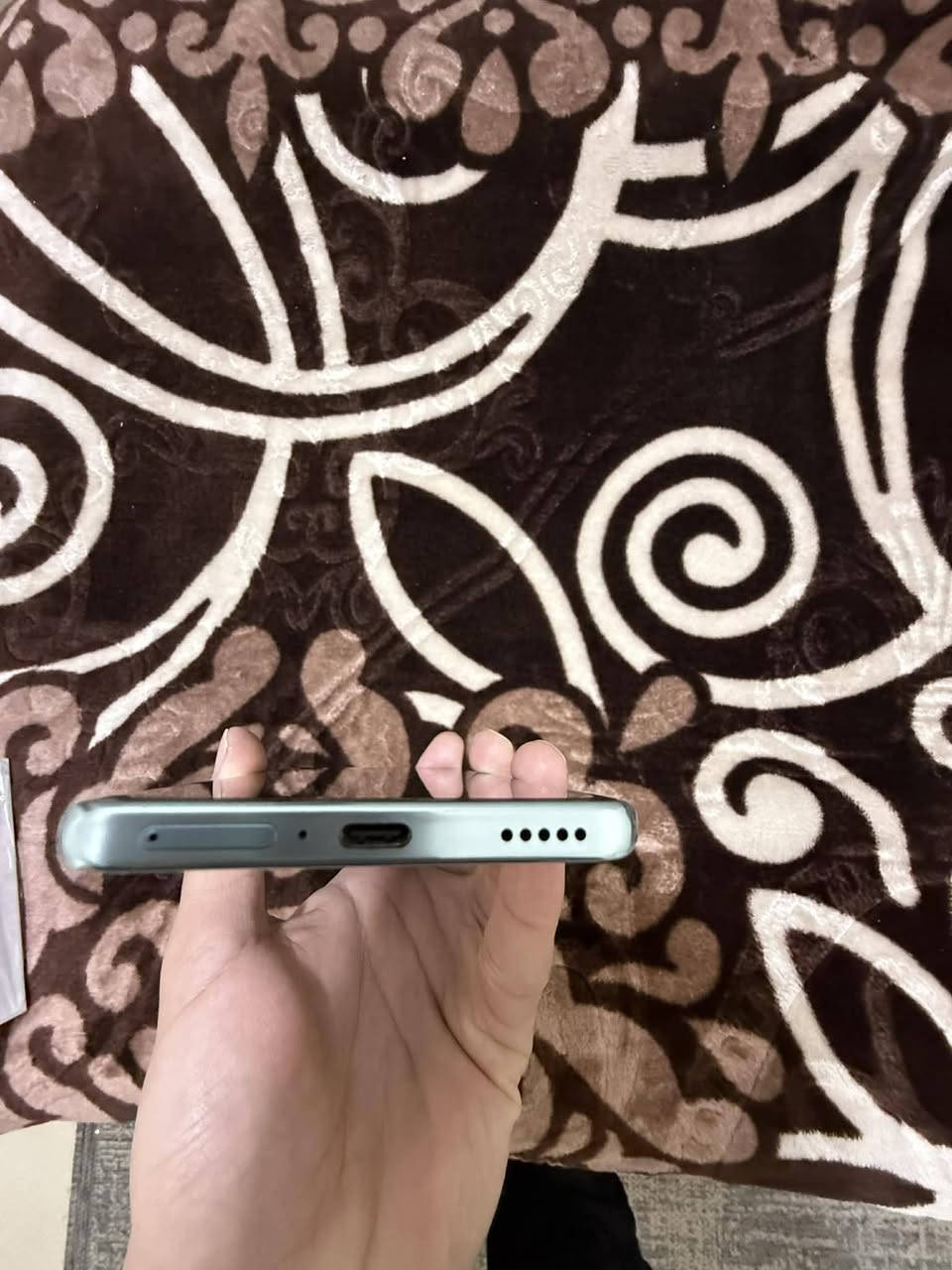 سلام عليكم هونر اكس 9سي اخو الجديد بيه ثلمه مامبينه مكفول ذاكره 256 رام 12 كامل ملحقات سعر 290وبيه مجال كلش نظيف مكان بغداد *********** سعر الجديد 360الف
