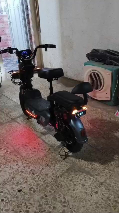 دراجه شحن حجم 14 بدون بطاريات كلشي شغال مكفوله كفاله عامه تشغيل بلاتوث سعر 400 وبيه مجل ***********
