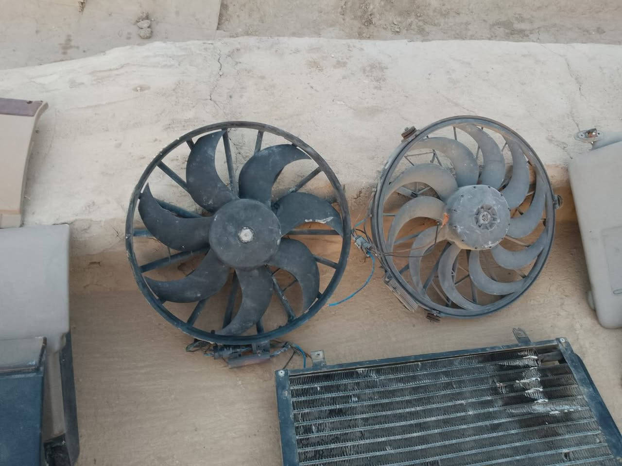 السلام عليكم متوفر للبيع غراض 500 مكان بابل الحمزه الغربي للاتصال ***********وتساب دز الصوره انطيك سعر
