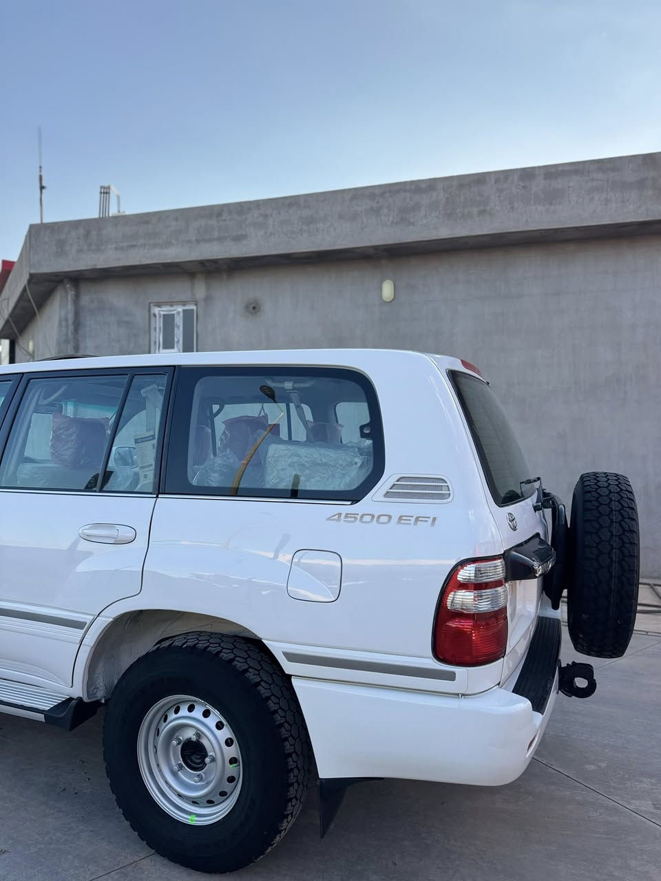 مؤنيكا  2005 تەحویل ئەسل      قەطڕی فولی گێڕ حادی
سبي بەڤری  حةريق ژئر بئ 
 دةبل سپئر  دوكمة ىوفرود
  فول فول مواسةفات  بەس گێر حادی 
سلايت.  
ناووزەرد  جام کارەبا 
سةلاجة و تةبريد مةركةزي 
ناو فورميكة و  جام كارةبا جام ئتؤ   
ئاوئنة كارةبا .  بةخاخي ئاو  زؤر مواسةقاتي تر   پئش و پشت حةساس. 
رةقةم و سةنةوي نوئية بة ناو خومة 
فةحس و هةزةي نوئية      
  تاخم تاو ويلي دةلوبي اسل
هةمووشتئكي بة شةرتة 
گئر و مةكينةي بة شةرت
٢٨٠ هةزار رويشتوة 
نمونەیە لە جوانی کلاجو حەینە لۆک  بۆ مەسروڤ مەگەرئ
  بۆنیت چاملەغ لای سەکن پێشی قرچێکی بچوکی هەیە  لەگەل چاملەغیکی دواوە 
 هةموشتةكي لة سةر بيلادي خوية      
***********
نرخی ١٨٢$گەلاو مەجالیکی برایانە
