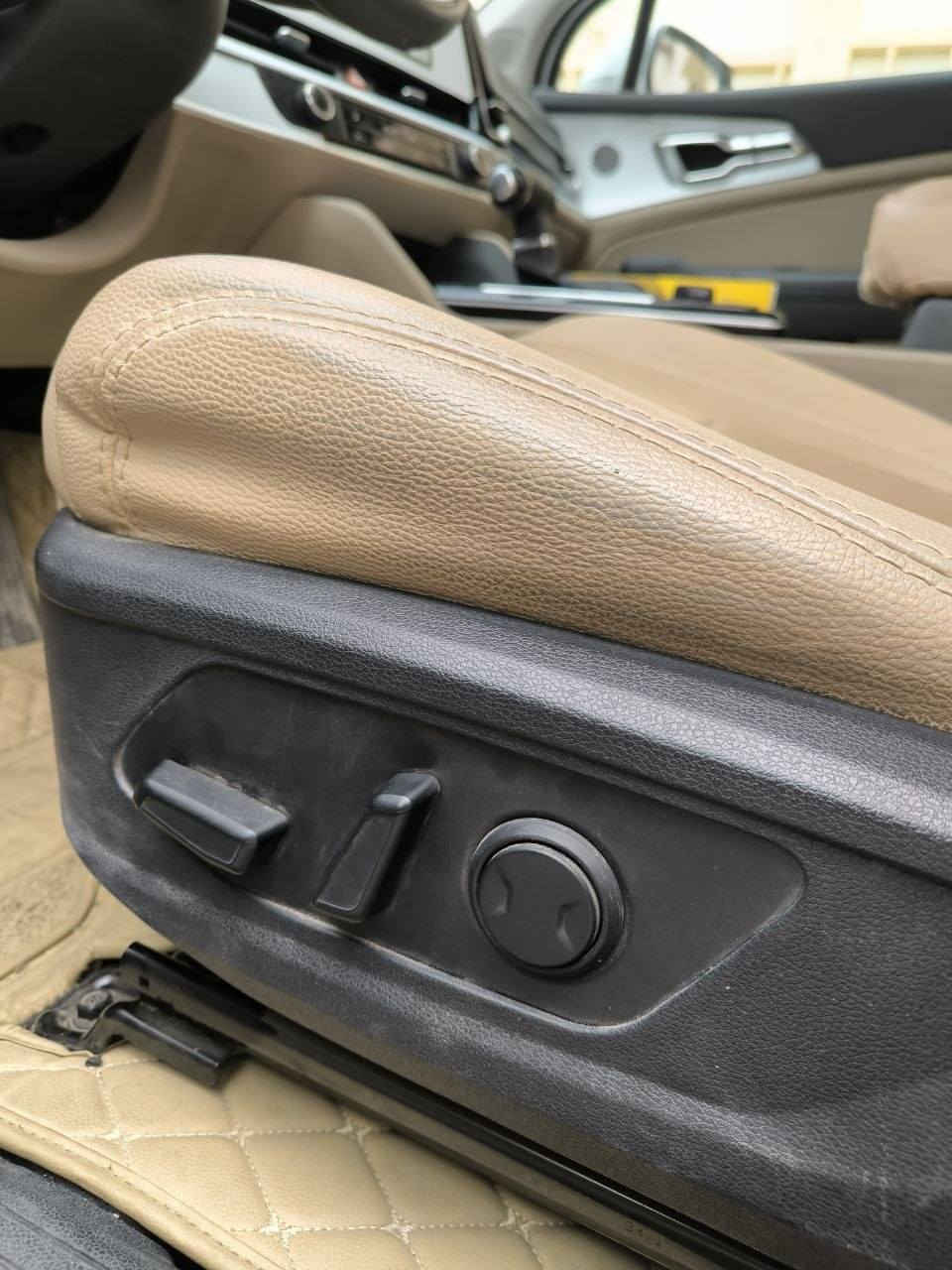 السلام عليكم 
كيا سبورتج ٢٠٢٣ خليجي 
ماشية ١١ الف فقط
رقم بغداد 
صار بيها حادث بسيط دعامية امامية وتبديل بنيد نفس اللون بلادي ايرباك ستيرن ودشبول وراجع سستم
محرك ٢٠٠٠
حساس خلفي أمامي
بصمه وتشغيل عن بعد
كشنات كهرباء تدفئة 
شفتات بالستين 
شاشة أندرويد اوتو وكامرة
 السعر 188 ورقة بيها مجال بسيط
مكاني بغداد السيدية
الاتصال ***********
