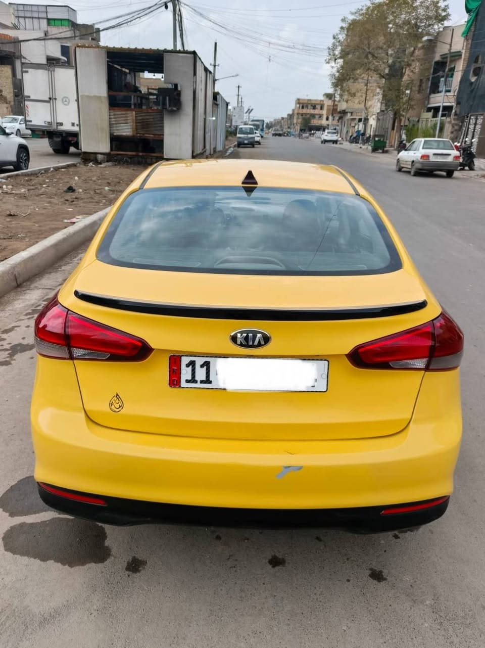 سلام عليكم 
كيا فورتي 
وارد امريكي 
موديل 2018
حادث شخط ب الجاملغ الخلفي 
بدون دواخل بدون ايرباك 
سياره خير من الله جاهزه للاخير 
موصفات 
مكينه 2000 دوش 
شاشه كبيره 
كامره دواره 
حساسات 
انضمه قياده 
تخم تاير 
صدر حداديه كله جديد
صور الحادث مرفق مع المنشور مع السونار 
بعد بيها هواي موصفات 
مكاني بغداد 
رقم بغداد الجديد 
هزه جديده 
تحويل مباشر 
س 116
ه‍ ***********
