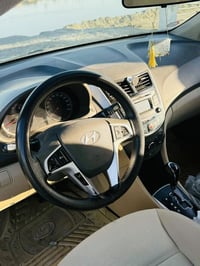 اكسنت ٢٠١١ محرك 1600 بيضه بلو اربع دسك خمس تجاوي  مكفووول من الصبغ فقط...