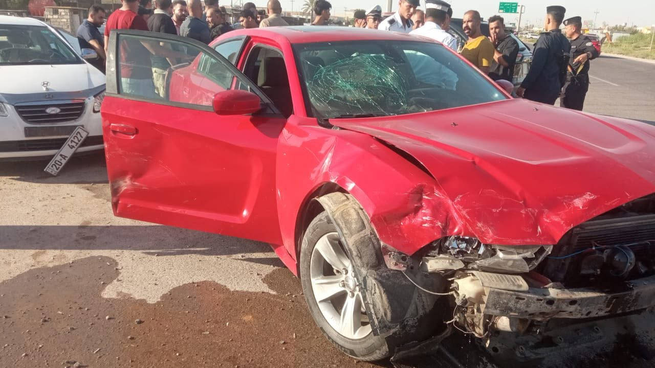 السلام عليكم جارجر 2013 سيارة تصلح تنحسب حزام ابيع عل حادثها رقم بغداد تحويل عليها غرامة 500 مكانها بغداد لاتصال ***********
