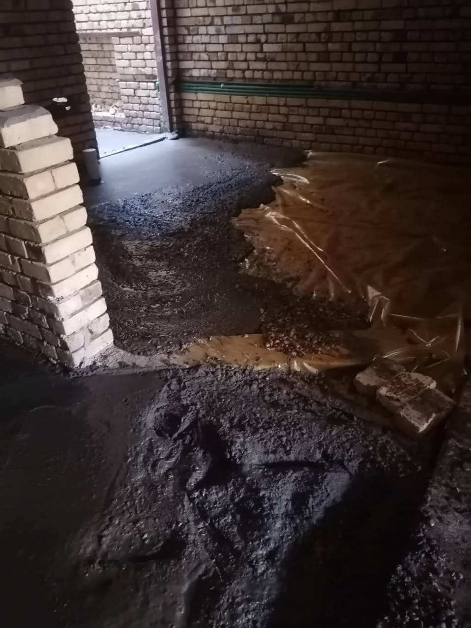 ***********السلام وعليكم  اي شخص محتاج صب رباط او صب البيت من الداخل اوصب فوك تصليطه يرسلني كادر كامل من خباطه وعمال شغل نضيف ***********وتساب.
