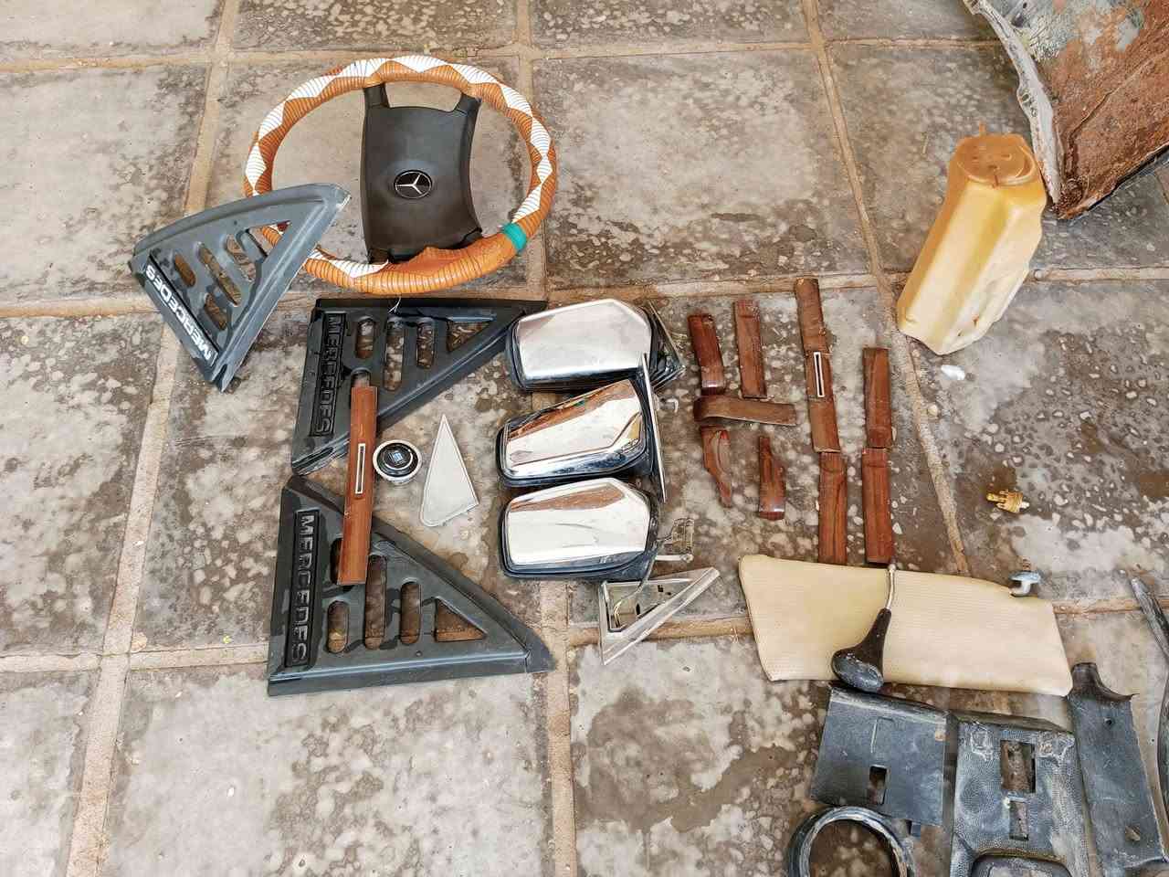 لبيع عنوان نجف غراض ابو جحيل تصل ع رقم *********** خادم
