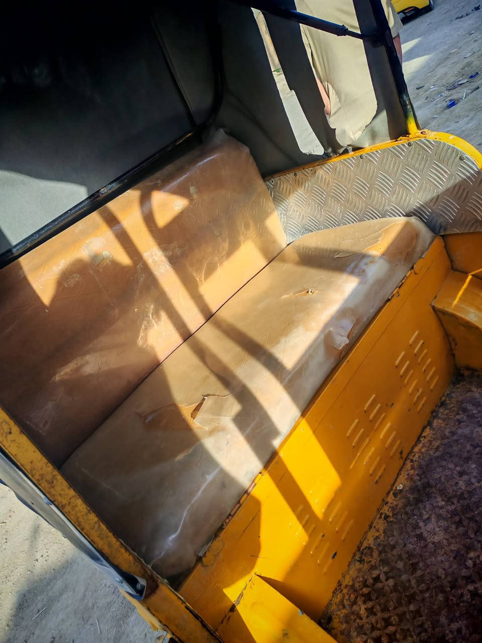 سلام عليكم اخوان تكك مديل (18) للبيع  اوراق كامله مكينه اكسل حداديه خير من الله كهربائيات كله كامله
مكاني ديالئ بعقوبه فلكت الامين السعر (900) وبيه مجال مايعجبك لاتعلق اخي 
*********** واتس
