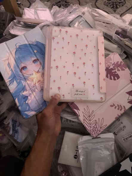 اسلام عليكم كفرات ايفون منوع من 15 بر ماكس لل x 
العدد290 سعر القطعه 500 دينار كفرات ايباد عدد 4 سعر القطعه 1000 دينار الكفرات ايتيمات كلش حلوه عنواني كربلاء توصيل موجود هـ***********
