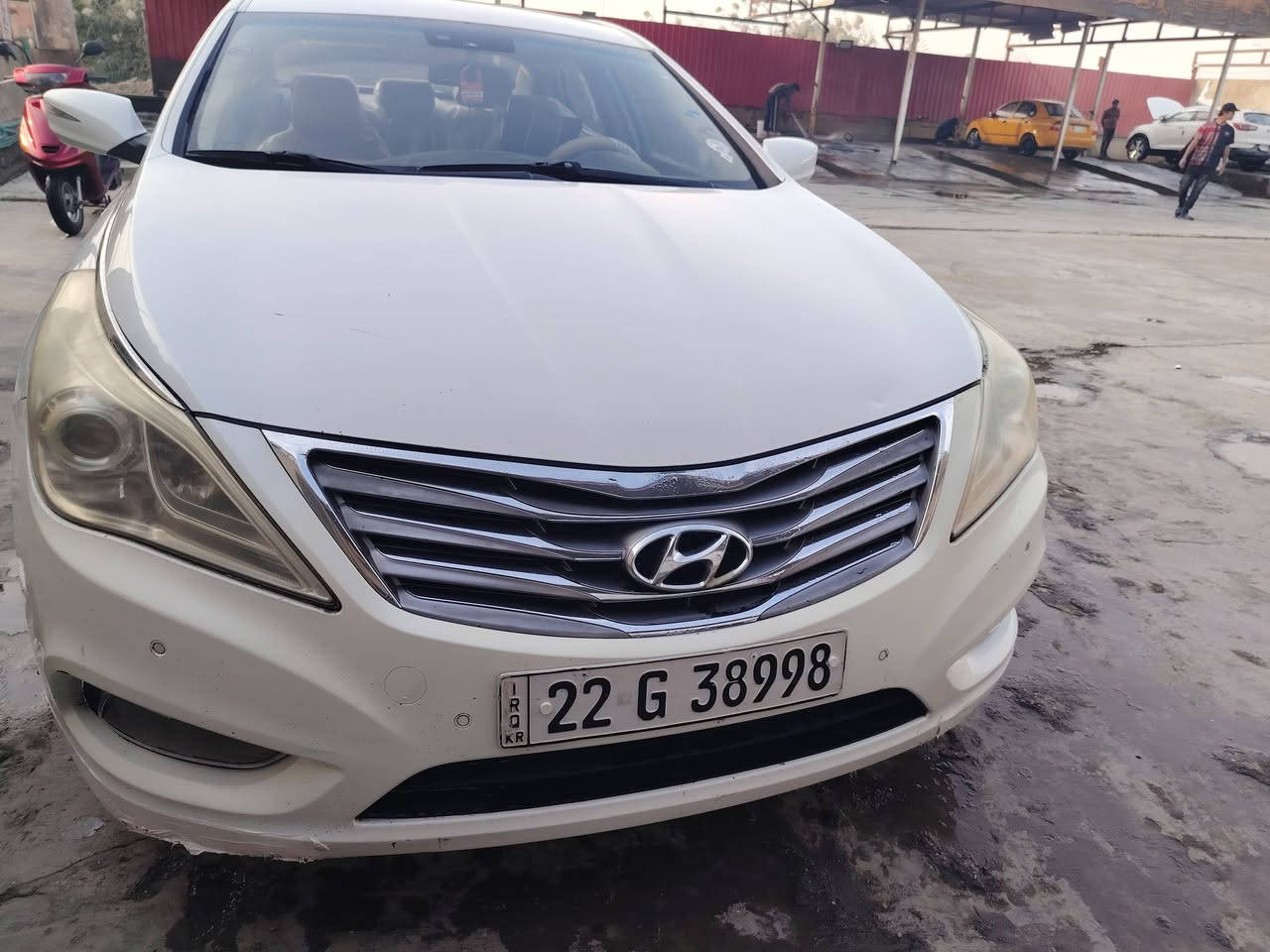 السلام عليكم
للبيع. أزيرا. 2013 خليجي 

سياره بيها دعاميه الاماميه صبغ فقط..
مع 
بارد بالباب الخلفي عكس السايق مثل الواضح بالصوره فقط 
والباقي مكفول 

ماشية ١٨٠ قابله للزياده  مكينة 6 سلندر

- كشنات جلد

- كشنات كهربائية

- حساسات خلفية

- تبريد قطعتين 

- كشنات تدفئة

- بردة خلفية كهربائية + بردات أبواب 

- مري شفط

- مانع انزلاق

- مثبت سرعة

- تحكم استيرن

- محرك 6 سلندر ( 3000  ) مفتوح 

- كير ( ما مفتوح )

- دبل اكزوز خلفي

- اوكس + USB

- وباقي المواصفات

اخوان سياره نضيفه وحلوه 
جاهزة   رقم اربيل الجديد  عندي وكاله بيها وصاحب السنوية خوش ولد من اهل بغداد بالسيديه ترد وكاله او تحويل.. 

السعر120 وبيها مجال 
ابو سند 
*********** بي واتساب.. 

مكاني الديوانية
