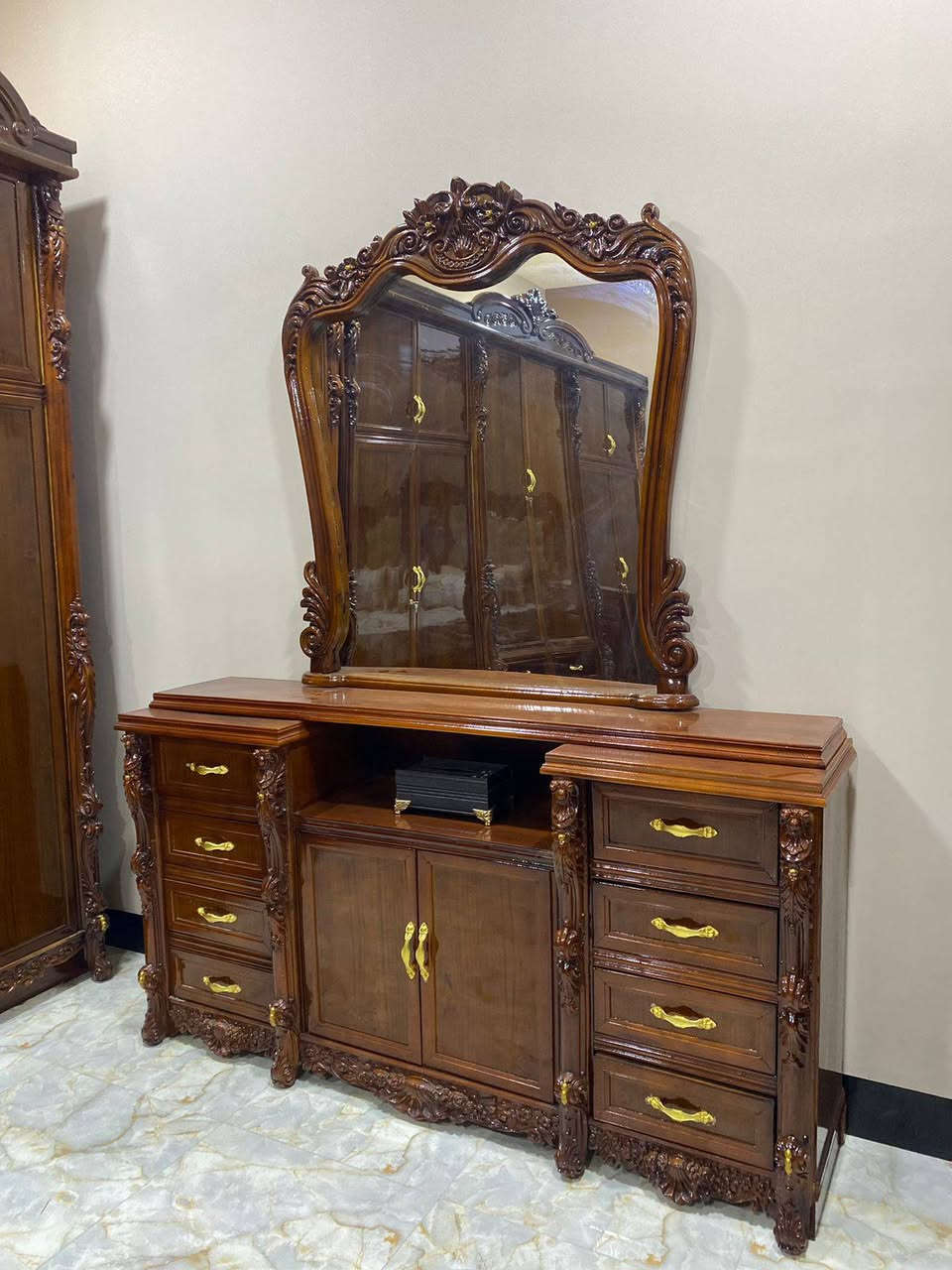 غرفه نوم حطاطه نضافه ١٠٠\١٠٠السعر مليونين المكان الصقلاوية ***********
***********
