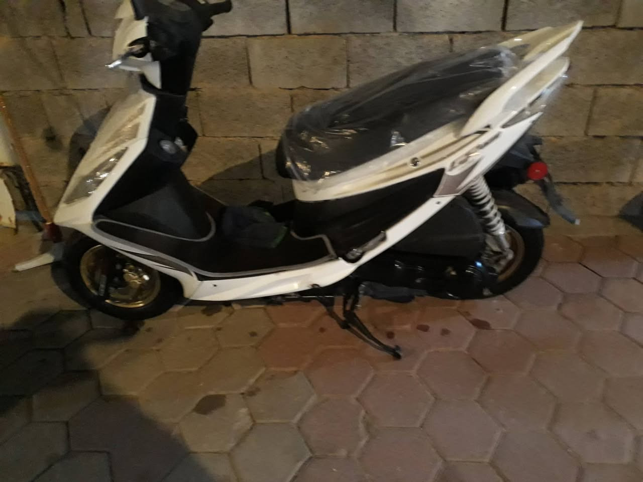 سلام عليكم ورحمة الله وبركاته من رخصت مدير الكروب المحترم
سايم نحله دبلين حلو ونضيف سعره 750وبي مجال للطيبين الشراي خليجي وما ارجعه بي نقص فقط قبغ بانزين فقط


**إذا كنت صاحب هذا الإعلان وتريد حذفه لأي سبب، رجاءا أرسل رسالة إلى الدعم الفني**