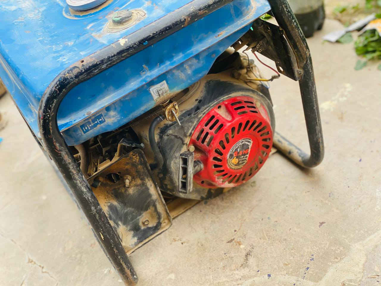 عدد للبيع
▪︎ مولد عدد 2  #الواحد ب 75   شرط حبل واحد

▪︎ جك همر كبير عدد 3  #الواحد ب 70 

▪︎ جك همر وسط عدد 4  #الواحد ب 40 

▪︎ دريل زرف وتكسير  #الواحد ب 35 

للأستفسار بس رمش ***********
