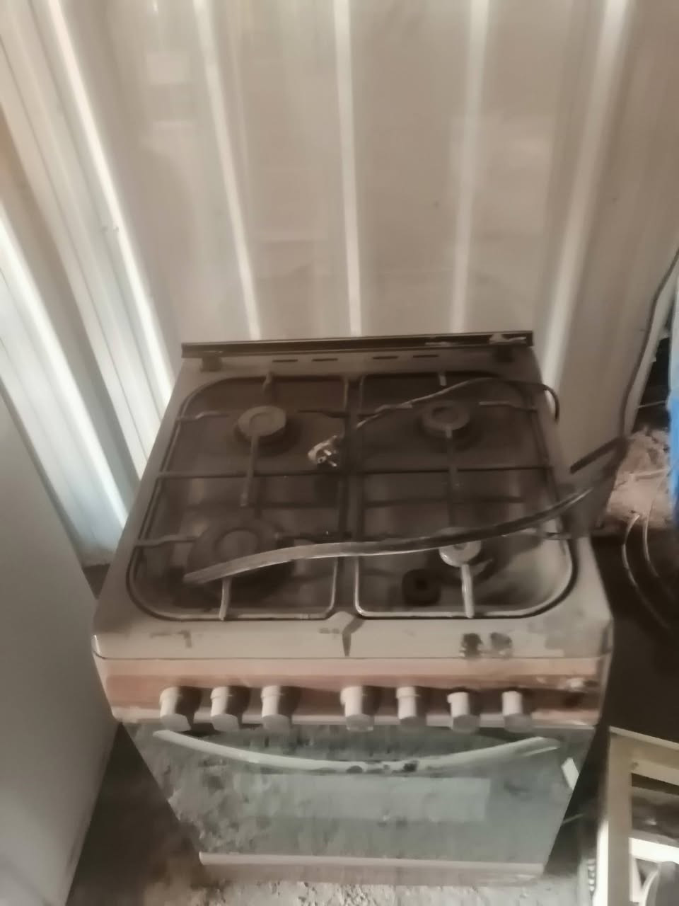 طباخ نظيف شرط شغل للبيع عنوان مخيم كبرتو تابع دهوك رقم واتساب *********** محل بيوار شنكالي رقم واتساب *********** سعر 65الف فقط
