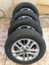 ويل كب كوري أصلي للبيع مشدود على سيارتي سوناتا 2017 مع زوج تايرات يوكو...