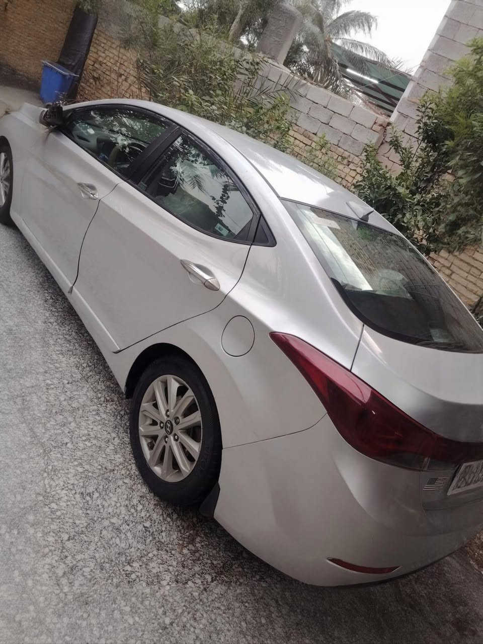 السلام عليكم 
النترا مديل 2016امريكي رقم ذي قار باسمي سنويه 2029 سياره 
مواصفات 
ادامه كامله منظومه البانزين 
تحكم ستيرن 
غرفه جديده
تبريد ثلاجه 
تدفئه 
كاعيه جلد 
بيه تبديل جاملغ المامي وبنيد 
تحكم ذاتي 
مكينه 1800لاتنقيص ولا تبخير مكينه ز
ريموند سنتر لوك 
سياره جديده احله من الصور 
سياره مال بيت ممشتغله تكسي 
وبيهه تفاصيل ماذاكرههة
السعر 105وبيه مجال 
رقم المبايل ***********
