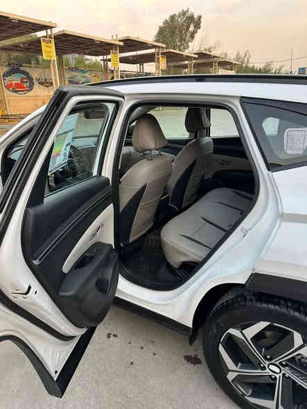 السلام عليكم توسان خليجي موديل 2023 للبيع 
السيارة مواصفات جيكي

كفاله عامه عدا طخه بسيطه بالجاملغ الامامي موضح بالصور 

بانوراما

كشنات كهرباء

تبريد مقاعد امامية 

هاند بريك الكتروني

تبريد قطعتين 

حساسات امامي خلفي 

كامره خفلية 

 شاشة ابل كار بلي

وضعيات قيادة 3

نورمال 

سبورت 

ايكو 

رقم بغداد 

السيارة ماشية 50 الف km قابل للزيادة 

(‼️السعر 220 وبيها مجال‼️) 

مكاني بغداد زيونة 

للاستفسار اتصال على الرقم او واتساب 

 0771 956 9984
