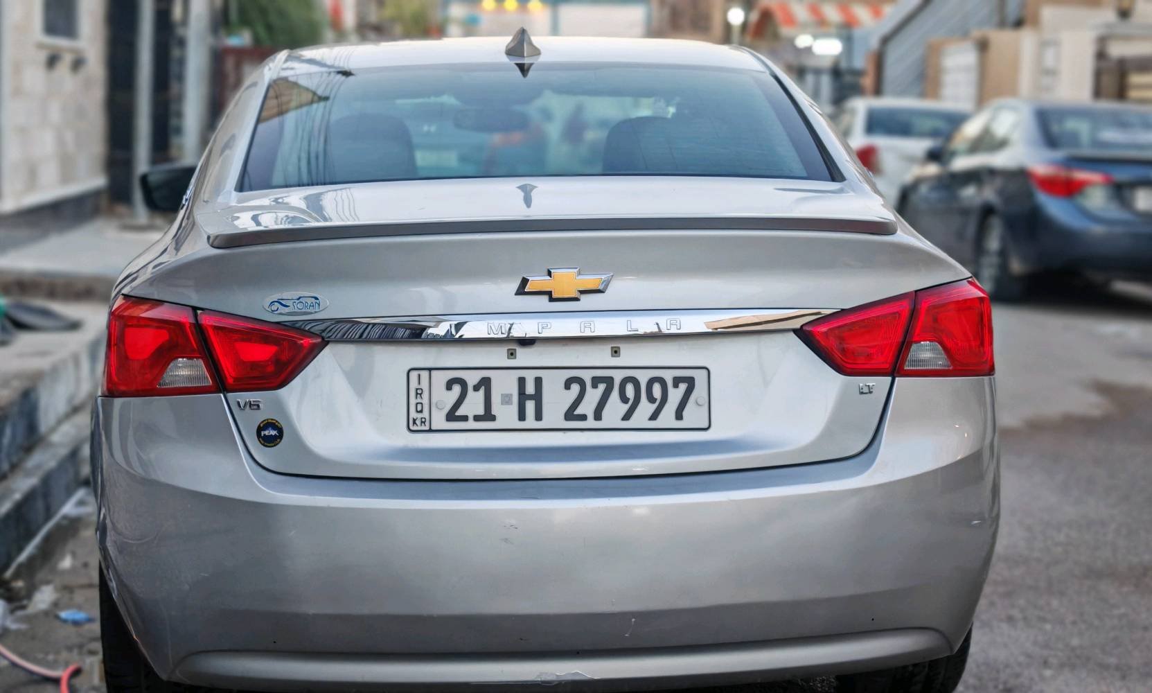 السلام عليكم
رمضان مبارك وتقبل الله اعمالكم 
 🚗 للبيع شفروليه امبالا 2018 - فول المواصفات - رقم سليمانية حديث - بانوراما - بسعر مغري

❄️❄️ التفاصيل الأساسية ❄️❄️

· الماركة: شفروليه
· الموديل: امبالا
· سنة الصنع: 2018
· المحرك: 3600 سي سي (V6)
· المواصفات: فل كامل (فول مواصفات)
· اللون: فضّي / سلفر 
· الاستخدام: شخصي
· العداد: 152  الف كم 
· المنشأ: امريكي 

💡 المميزات والكماليات (فل الفل) 💡

· ✨ بانوراما (فتحة سقف) كاملة
· ✨ كشنات كهرباء بالكامل 
· ✨ مقاعد جلد فاخر مع تدفئة (مقعد + ضهر)
· ✨ تحكم كامل  تدفئة الستيرن شاشة قاصة ابل كار بلي 
· ✨ لايت زنون مع عدسات (قوية ونظيفة)
· ✨ الأرضية جلد 
· ✨ تيرات جديدة 

· ✅ المحرك: يشتغل تك ماعرف شنو السبب 
· 🚨 ملاحظات مهمة:
  · السيارة فيها ٤ قطع صبغ ابيع حزام (بدون دواخل ولا ضرر شاصي).
  · صوت في الصدر (الدبل) جهة جنب السائق (يحتاج تشخيص بسيط).

· ⚠️ السيارة بهذا الوضع وسعرها مناسب جداً مقارنة بنواقصها. فرصة للميكانيكي أو من يريد سيارة فارهة ويعملها صيانة.


· السعر:  (مناسب جداً ونظراً للظرف)
· نظام البيع: قابل للتحويل على رضا الطرفين (تحويل او وكالة). إذا تريد تحويل او وكالة أنا حاضر.

📍 الموقع والمعاينة
 بغداد / حي الجهاد/ الشارقة 
· للاستفسار الجاد والمعاينة: *********** (اتصال أو واتساب)

#شفروليه_امبالا #امبالا_2018  #فل_كامل