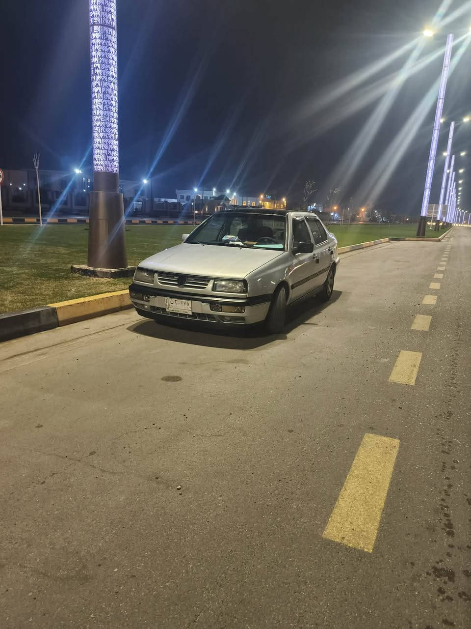السلام عليكم 
اخواني هاي السياره للبيع السياره كشر يخبل داخل جدا نضيف كهربائيات شغاله تبريد ثلج السياره بيه محرك وصفنه بالكير ماعرف شبي ابيع على هذه الوضع سعر السياره  وبدون اي عمله او مشاطر 28قفل  
*********** 
بي واتساب
