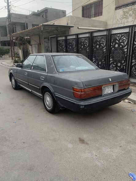 السلام عليكم 
كراون هارتوب 

موديل 1990

مكينه وكير 2500جدد 

عقل وضفيره جدد 

فول مواصفات 

كشنات كهرباء 

ثلاجه خلفيه 

تبريد شغال 

صدر امامي جديد 

صدر خلفي جديد 

تخم تاير جديد 

بور جديد 

السعر 39وبيها مجال 

تجي تكلب وتدلل 

العنوان بغداد الجديده النعيريه 

الرقم ***********
