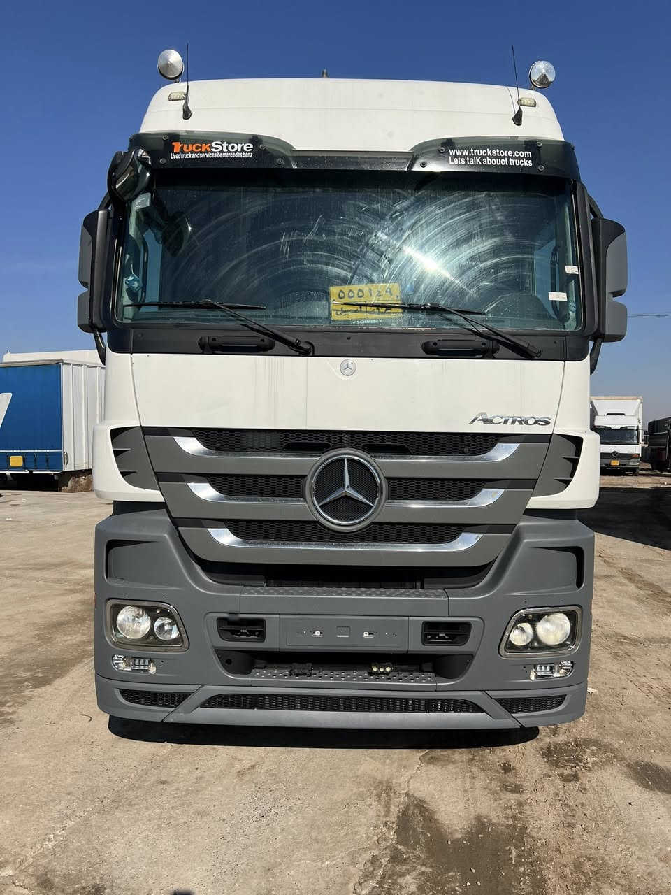 ‏السلام عليكم اقرأ التفاصيل واتصل 
اكتروس تريلا براد 2011 حجم 18.44
فول مواصفات بس بدون كاميرا وحساس ريتايدر 5 طقات 
ثلاجه تبريد دبل مناميه كاسحة زعانف براد شميتز موديل 2011
‏SL 200 طخم تايه وطخم ويل كب سياره حلوه و نظيفه سنوية باقي لها شهر يسقط رقم الهاتف قحطان معرض *********** كورك *********** اسيا معرض ابو قحطان واولاده العنوان موصل برطله سهل نينوى ❤️✅￼￼￼￼￼￼￼
