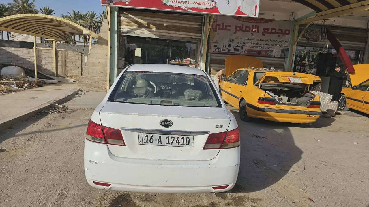 اسلام عليكم بي واي دي g3للبيع سياره خير من الله بيه الباب السايق واخلفي لي وره سايق داحجتهن ستوته ومرشوشات شي بسيط سياره نعمه من الله ماشيه 128الف كيجات شغاله كله كير عادي مكينه البلاديه مالته مكان السياره ديوانيه السعر 43وبيه مجال الاتصال***********

