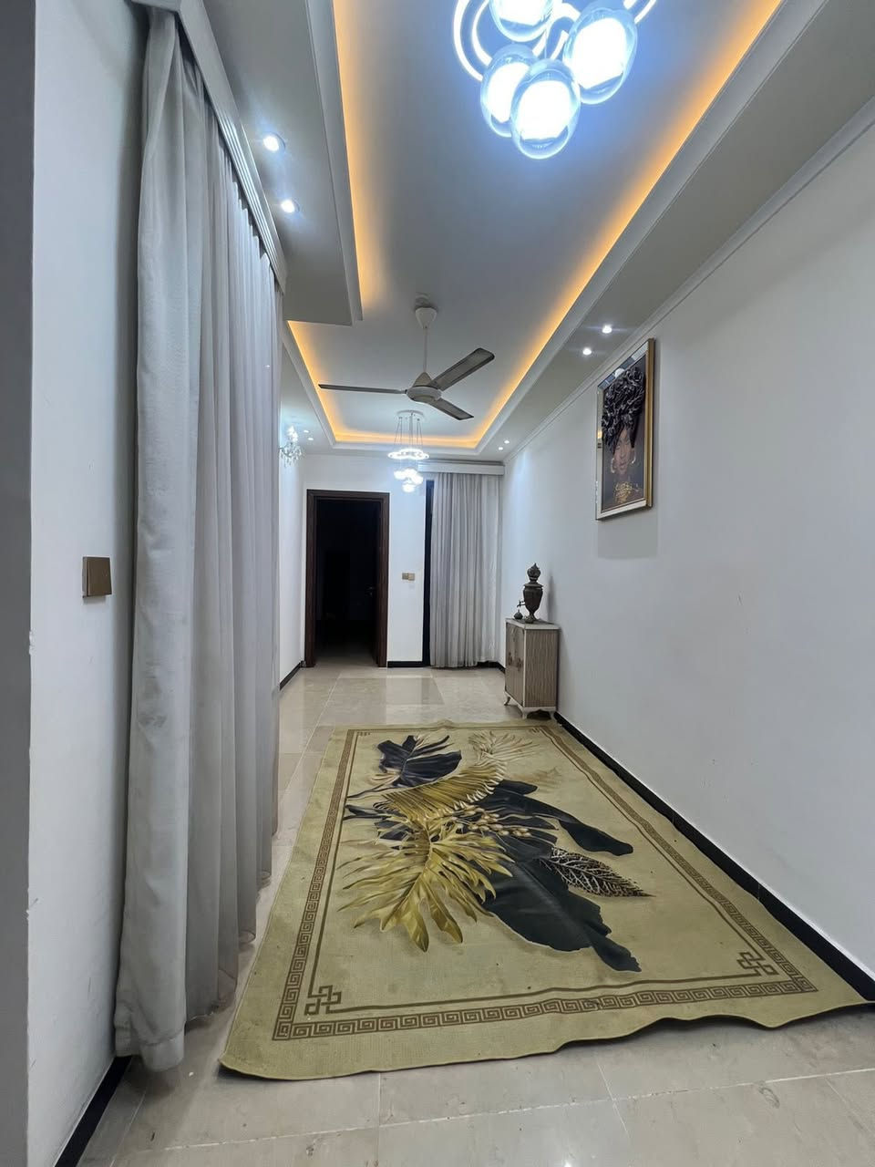 💎 للإيجار في السيدية 💎
📢 منشور رقم: ((542))
🏠 مكتب المتحدة للاستثمار العقاري
بيت💒 طابقين  مساحة 300 متر مودرن مؤثث     
يتكون من:. 
💠6 غرف نوم 
💠 صالة واسعة
💠 مطبخ حار+مطبخ بارد
💠كراج +حديقة
💠شارع عرض ٤٠ متر 
💠 خدمات عدد 
بدل الايجار4 مليون بي مجال
📍 الموقع: السيدية”  

————————————
📞للاستفسار:☎️ ***********
***********

📍 موقع المكتب:
 السيدية – قرب  مجمع السفير 

🏢 المتحدة للاستثمار العقاري
