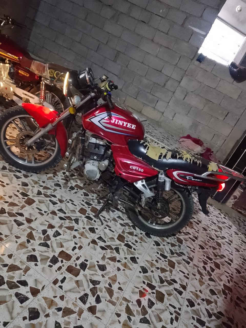 السلام عليكم بانده كامله مكمله مراوس بسيفان نضيفه مكان ديالئ خان بني سعد العنده يجي خاص او نتصال  ‏‪***********‬‏
