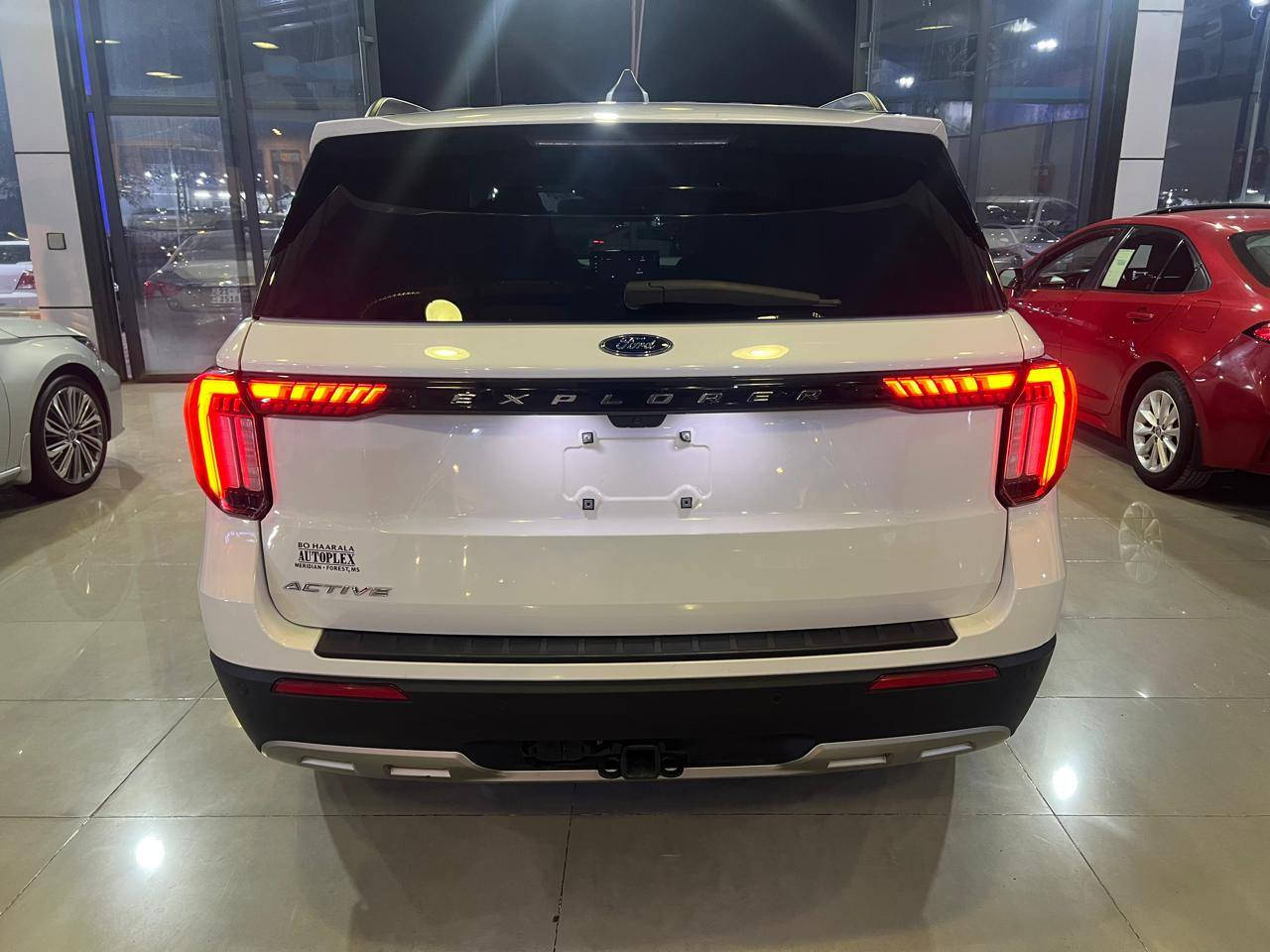 بسم الله......وتوكلنا على الله 

النوع ،:: فورد اكسبلور ACTIVE

الموديل :: 2025 الشكل الجديد كليا

اللون:: ابيض ثلجي

السعر المطلوب ::: 32٫000 $$

المسافه المقطوعه،:: 10 آلاف ميل 

عدد المقاعد ::7 راكب 

ارباك سليم ،::100/100

السياره :: بدون صبغ بدون تبديل من الدعاميه إلى الدعاميه
كله عل بلاد حتى الدعاميه بلاديه 

السيارة كاتي تترقم شمال (اربيل _ دهوك _ سليمانية)

صور الحادث موجوده داخل المنشور

(المواصفات)

ACTIVE

4 سلندر تربو 
2.3 حجم المحرك 
بصمه تشغيل 
تشغيل عن بعد
كراسي جلد vip ملكي منفصل
كراسي كهرباء 
كراسي تدفئه 
كراسي كهربائي جهتين
شاشه دجتل 
شاشه كبيره 
تدفئه استيرن 
رادار امامي 
رادارات جانبيه + خلف 
تحكمات تبريد لمس 
بلاجكتور دوار معى الاستيرن
لايت led
صندوك كهرباء 
وضعيات قياده 
كير موس 
موس تغير وضعيات قياده 
نظام ايكو تقليص الوقود
نظام سبورت لعشاق الرياضي 
وباقي الانظمه موجوده 
جبلي + صحراء + جليد 
كل انطمه القياده موجوده 
وباقي مواصفات موجوده 

مكان السيارة كركوك :: معرض الرواسي 

كركوك شارع المعارض----- الاتفسار والاتصال على الرقم 

ابو صهيب 
***********
