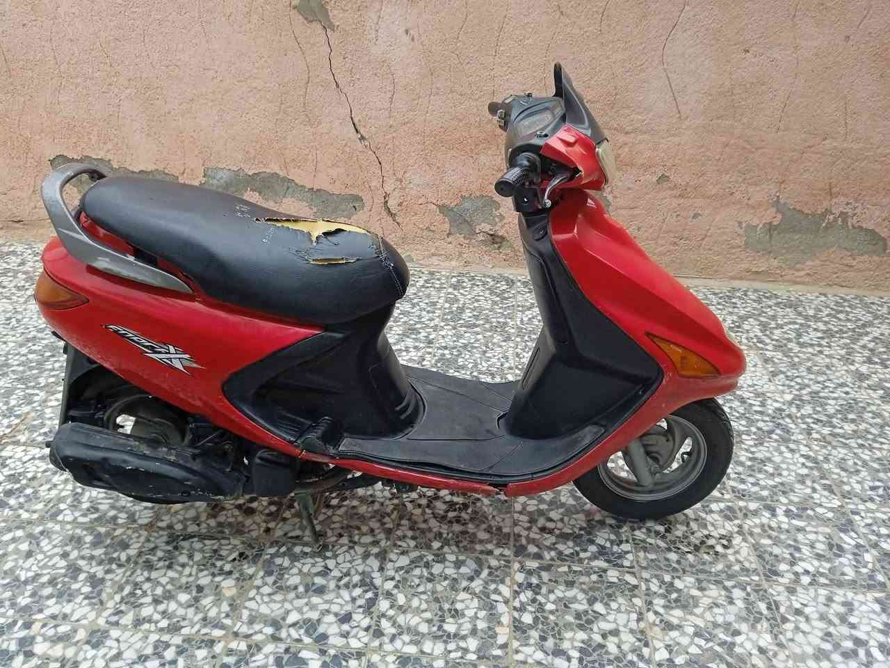 السلام عليكم ورحمة الله 
اخوان دراجه فراشه الدراجه نضيفه وخير من الله وما ناقصها اي شي بس الدراجه متروكه صارلها فتره سبب اشتريت سياره وبعد ما احتاجها شراي تعال خاص وتشلع اعيوني 
*********** بي واتساب 
وسعرها مناسب
