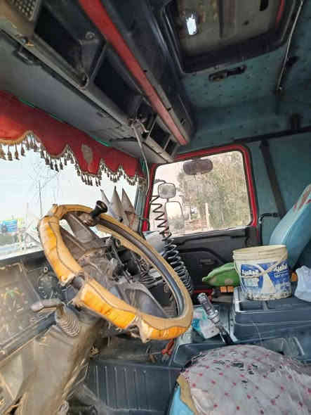 سكانيا للبيع مكينه 43 مشتغله عسكراب رقم بصره تحويل مباشر تخم تاير بيه فطر بشاصي يم الفخذ عربانه اربع دناكير سكانيا السعر 175 وبيه مجال مكلف بنشر اتصل ***********
