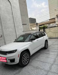جراند شيروكي ساميت • ٢٠٢١ • V6