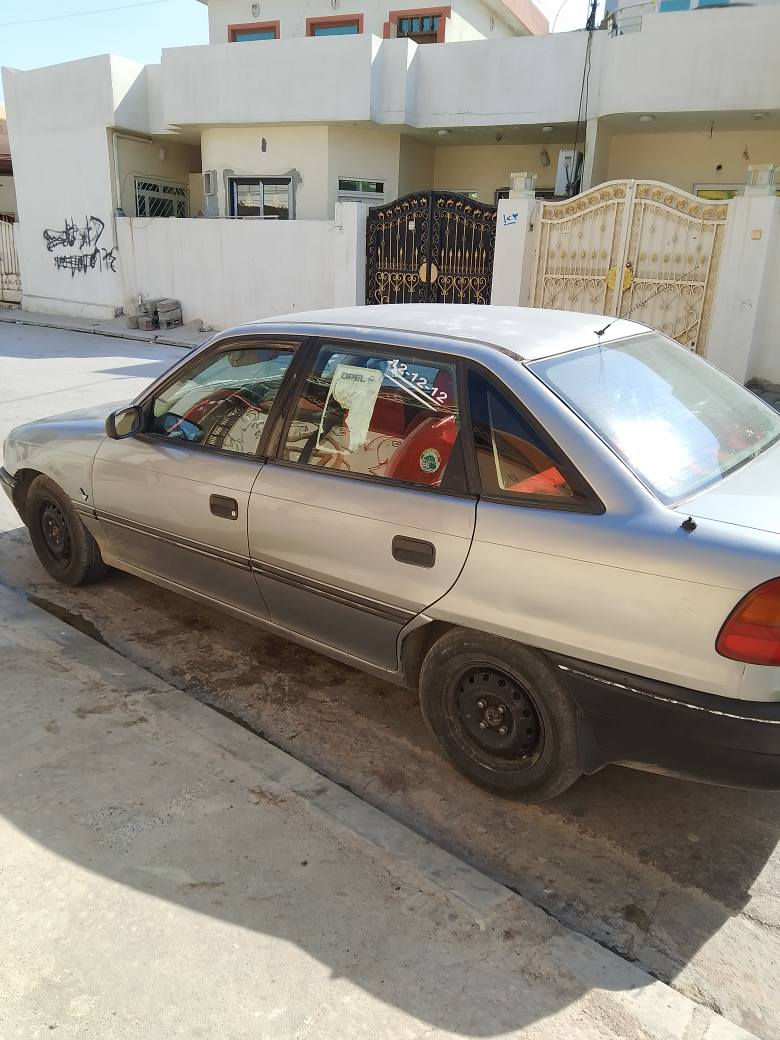 موديل1994-محرك 16نوزل-رقم بغدادشرط تحويل كوبون بانزين لون رصاصي رقم تلفون***********مكان اربيل كلك 
بس قبغ صندوق صبغ بدون دواخل أربيل, العراق
