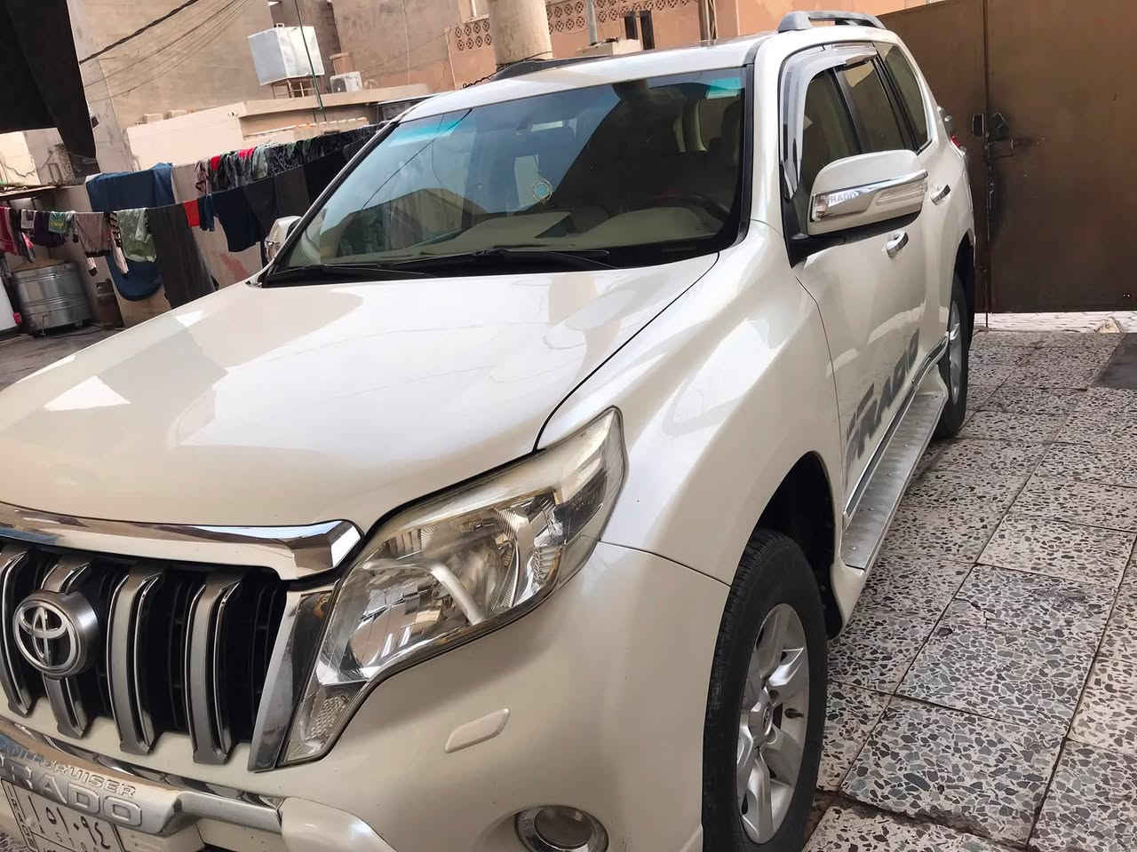 سلام. عليكم بارادو.  موديل 14 فول موصفات خليجي.   محرك 6.  سياره. بيها. ضربه. بصفحا. ومصبوغه عااام.  سعرها 24 وبيها. مجال.  شراي تصال بل. رقم. ***********
