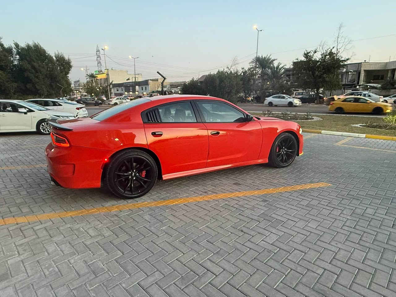 دوج جارجر ٢٠١٨ برتقالي اصلي رقم بغداد سياره كلين تايتل بدون ايربالك بدون حادث بيها جاملغين اماميات دبل كود  من امريكا بدون فتح صور امريكا بالمنشور 
السعر ٢٢١ ورقه بيها مجال بسيط 
مكاني بغداد
***********
تشغيل عن بعد 
شاشه كبيره 
كامره
حساس 
شفتات ستيرن 
مدوشمه جلد جديده
كراسي كهرباء 
تو ويل السيارة 
مكينه 3600 
سياره جديده ماشيه ١١٩ 
تخم تاير صدر جديد وباتري متصرف عليها لو سنت 
دعاميات محدثه جيتي 
مكاني بغداد السعر 221 ورقه بيها مجال بسيط 
سياره احلى من الصور شرط 
*********** بغداد, العراق
