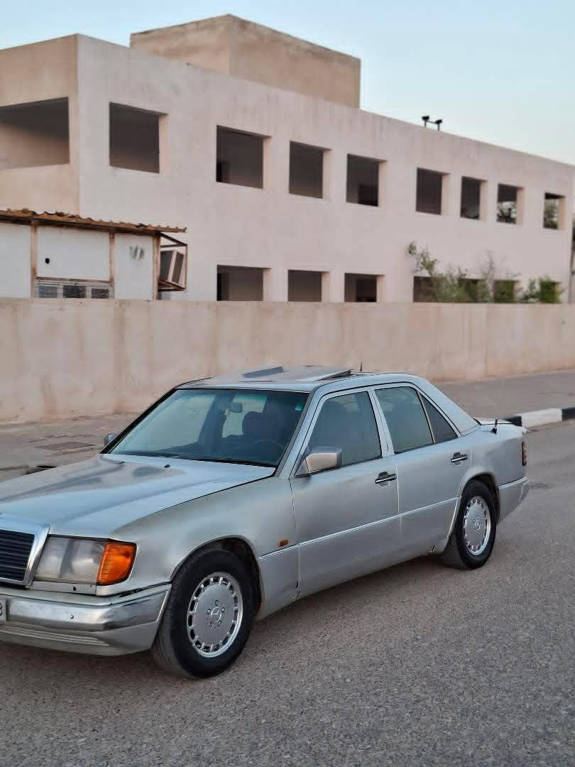 مارسيدس دب مديل 1993 رقم انبار مشروع وطني شرط التحويل السنويه ل2028 قواعد دبلات سليمه تخم تاير حداده حلوه كهربائيات كله شغاله تبريد ثلج السعر 48ورقه وبيه مجال مكاني البصره القرنه ***********
