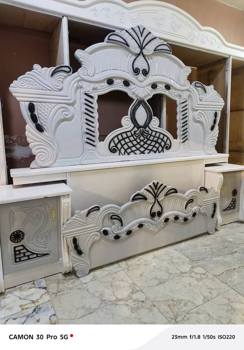 سلام عليكم غرفه لبيع بسعر كنتور فقط ب 550 مسخدمه صبغ جديد في نجارة ألامام الصادق 
عنوان المحل / الغراف ـ شارع البراز ـ مجاور جامع ابو طارق 
واتساب ***********
