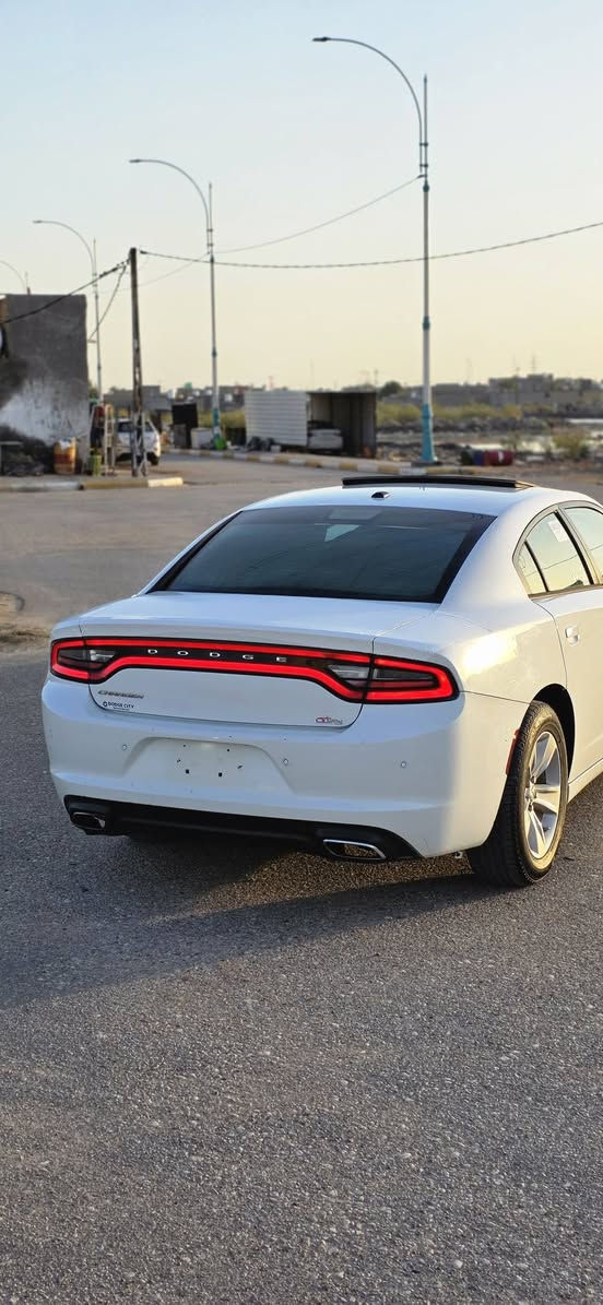 سلام عليكم
دوج جارجر 2016 فول سيارة 1/1 رقم بغداد انكليزي 

شاشه جبيرة فحته تشغيل عن بعد حساسات 

حادثة جاملغ وبنيد 

مكان سيارة سماوة مركز المدينة 

السعر ١٦٥ وبيه مجال 

***********
