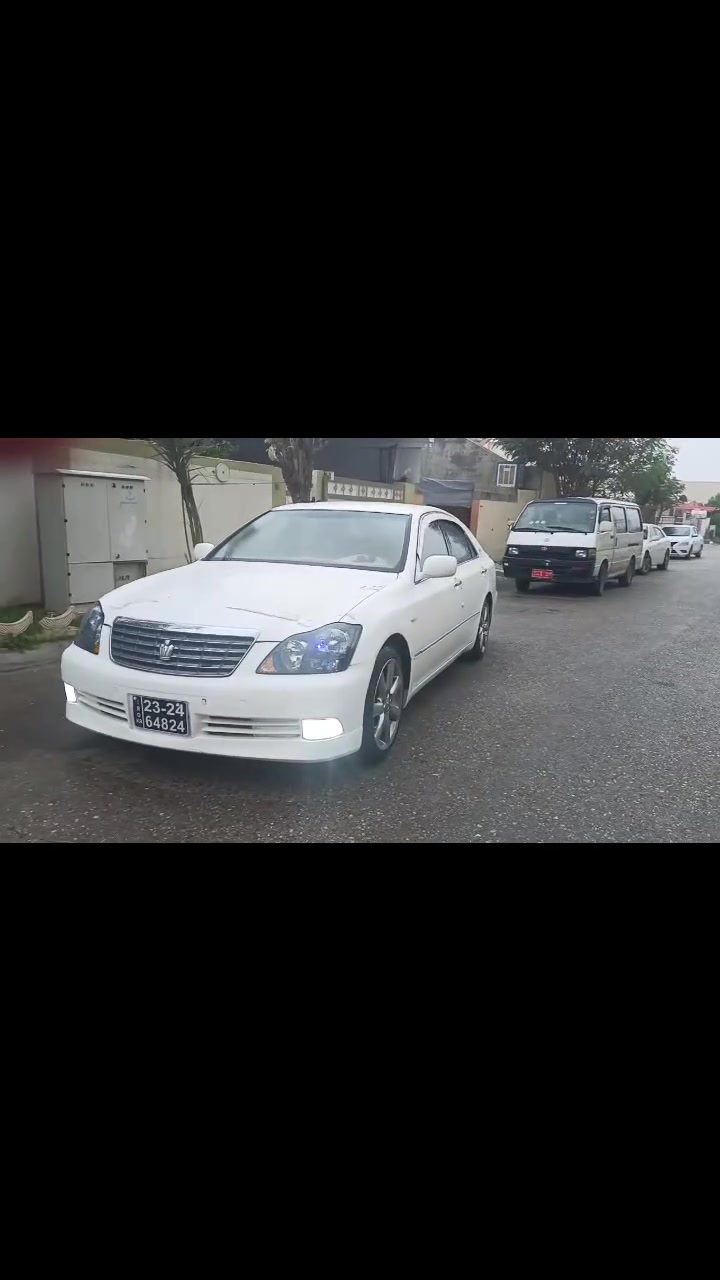 ئەم شاھینە بوفروشتن سااغ 
مۆدیل 2008 بی بویاخ گەورە بەبچوک 180
سی دوگمەو پەردە 148ھەزاری حەقیقی روشتوە 
نرخ90$
ژم ***********

