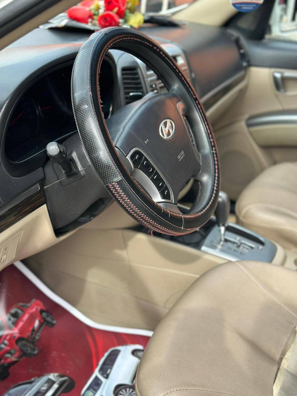 سنتافي للبيع خليجي موديل 2011 رقم بابل فول مواصفات
محرك 2400
7 راكب 
3 قطع تبريد 
بصمة 
فتحة
ثلاجة
مقعد السايق كهرباء 
تحكم سترين فول
نظام ABS
مري شفط
ماشية 175 الف
مكفولة من الصبغ والحادث والتبديل 
محرك كير كفالة 
ملاحظه / السيارة بيه باردين بالجاملغ وحالوب جدا بيسط
موضح بالسونار  العنوان بابل  
للإستفسار اتصل ***********
