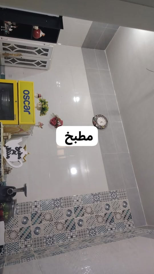 دار للبيع سوق الشيوخ قرب الابروتين
مساحة 100 متر البناء موضح بالصوره 
بناء طابوق صقف كونكويت 

السعر 55 بدون اثاث مع مجال قليل 
مع الاثاث يختلف السعر 

للاستفسار ***********
واتساب موجود
