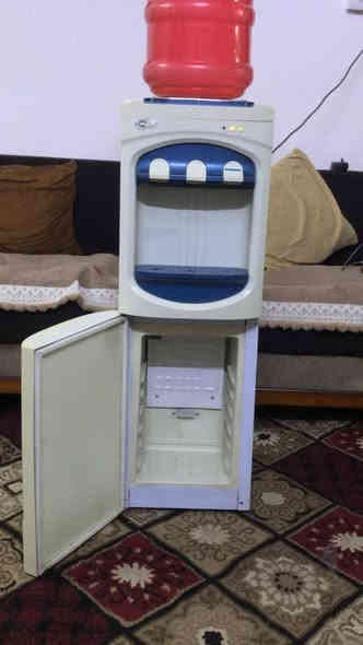 براد الكوثر حجم ضخم ٣ خطوط حار بارد طبيعي ثلاجه فريز تجميد نضيف كلش اخو جديد حار يغلي برودتاااا  ثلللللج السعر ٦٥ الف مكان تاجي توصيل موجود   ***********
