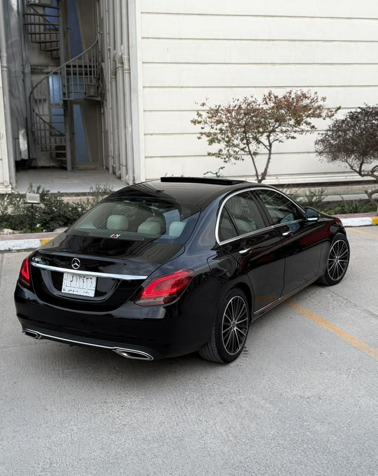 #بيع_فقط. ⁉️
نوع السيارة: [ Mercedes C-class ] 🖤
الموديل: [ 2021 - فول اعلى مواصفات ] 
المحرك: [ 2000 تيربو - 4 سلندر ]
الگير: [ أوتوماتيك ]
الممشى: [ 17 الف ميل ]
الحالة: [ باب وجاملغ مبدلات نفس اللون صبغ دوسه الباب فقط وعندي مكانين بارد  ] 
لون السيارة : [ اسود - ملكي 👑]
رقم السيارة : [ بغداد - تحويل مباشر  ]

[ السعر 32,000$ - قابل للتفاوض ✅ ] 

[ الـــــمـــواصــفـــــات فول اعلى شي داخل ابيض ] 

الموقع: [ بغداد - حي العدل   ] 📍

للتواصل واتس اب او اتصال : [ *********** ]
