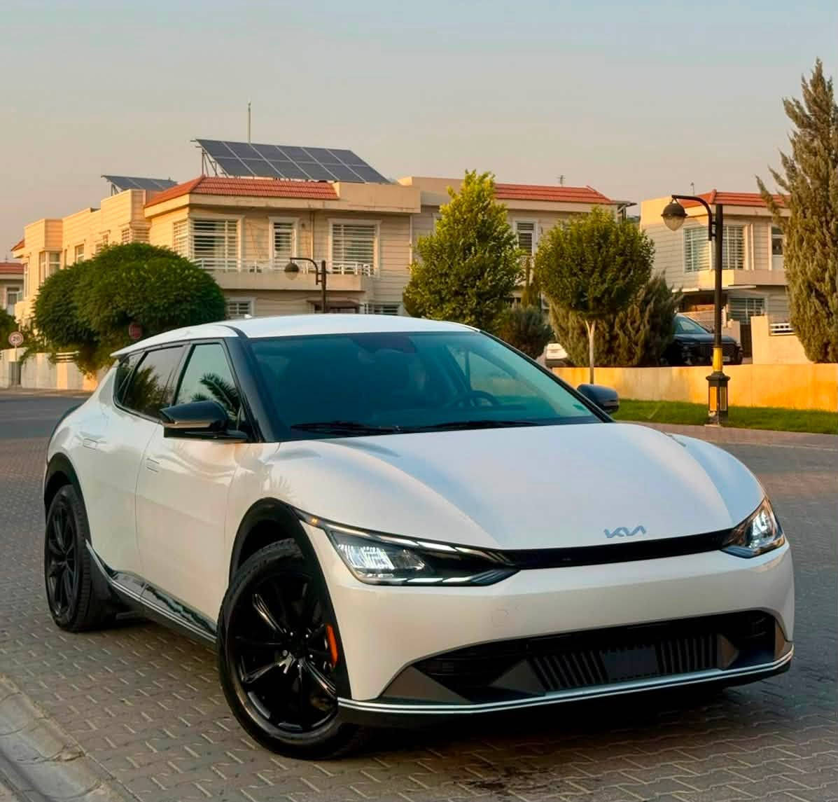 Kia Ev6 2024
Land/Wind
كيا Ev6 ٢٠٢٤
لاند/وند
كهربائية بالكامل
١١ الف ماشي
77.4kWh
مواصفات:
بصمة
حساسات محيطية أمامي وخلفي
رادارت 360 امامي جانبي خلفي
ستيرن تدفئة
المقاعد جلد
المقاعد الامامية كهربائية بالكامل ( تدفئە )
المقاعد الخلفية ( تدفئة )
سستم صوت 12 سماعة + دمام ماركة Merdeian
بعد هواي مواصفات بيه

سيارة دبل ماطور 
فول شحن تمشي (٤٥٠ -٥٠٠ كم)
مکان سلیماني
تترقم شمالي مجاني
***********
