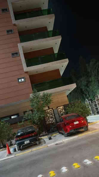 💠 للبيع المستعجل تم تخفيض السعر / مجمع جوهرة المحيط / الكاظمية 
💠شقة دوبلكس طابقين ركن عند مدخل بوابة المجمع
💠مساحة البناء 353.05 متر مربع
💠تأسيس كامل للمطبخ في الطابق العلوي 
💠مطبخ مؤثث كامل في الطابق الأرضي 
💠صالة واستقبال + 4 غرف نوم (2 غرف نظام سويت حمام كامل المحتويات) 
💠2 حمام رئيسيات ( جميع الحمامات كاملة التاسيس) بالطابق الارضي و الثاني
💠وجود مدخل للبيت من الطابق الارضي ومدخل مستقل خاص بالطابق الثاني
💠نظام تدفئة وتبريد مركزي + موقف سيارة + نظام حريق + زجاج مزدوج عازل للصوت 
💠السعر : 625 مليون دينار عراقي، قابل للتفاوض، ويشمل أقساط المصرف العقاري. باقي مبلغ 98 مليون دينار عراقي يمكن دفعه على أقساط. 
💠المجمع يقع في بغداد / الكاظمية مدخل المحيط قرب بوابة بغداد ، خلف مرور الكاظمية بمحاذاة منطقة الطي
للاستفسار اكثر واتس اب :***********
