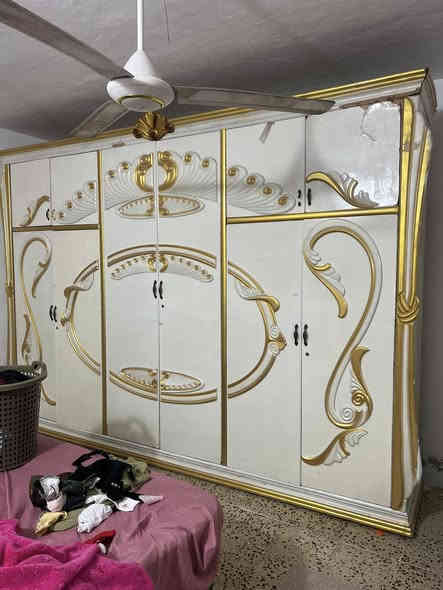 غرفه للبيع بسعر مناسب.
***********
