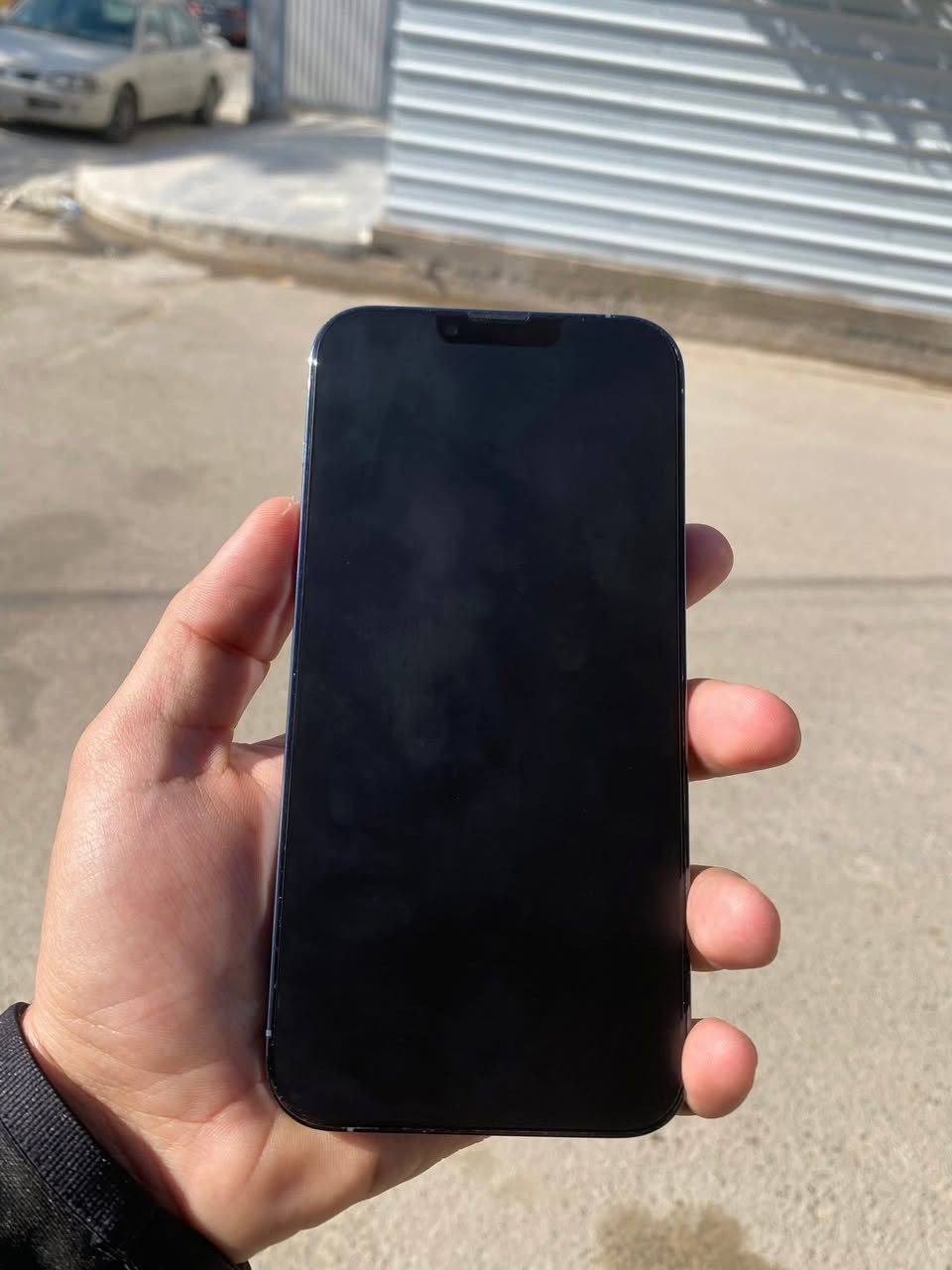السلام عليكم ايفون ١٣ بروً ماكس لبيع.                                         ذاكره ١٢٨.  جهاز بلادي بطاريه ٨٨.                                              تعال خاص الرقم ***********.

